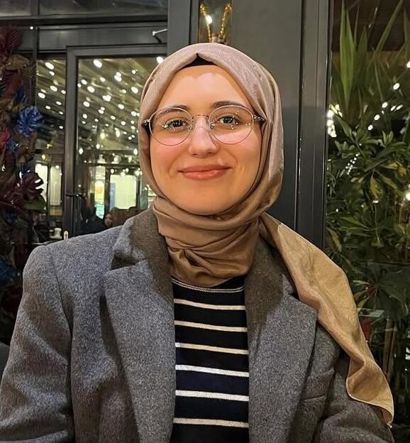 Esra Yoğurtcu