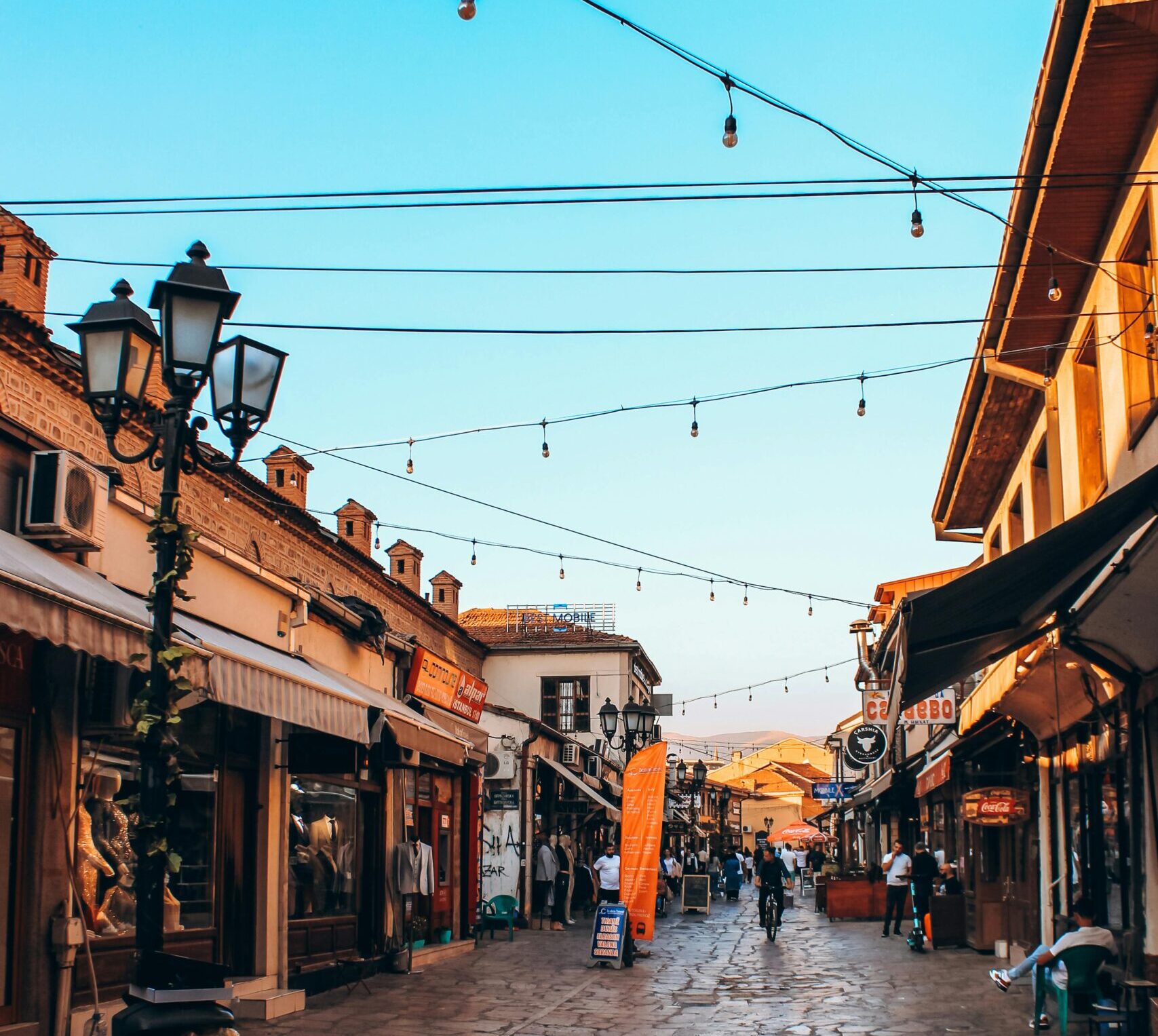 Yakın Bir Vatan Uzak Bir Gurbet